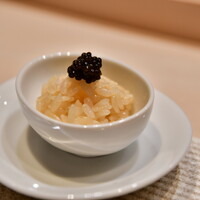 八重洲 鮨 海味 - 【海味キャビア】キャビアを乗せて