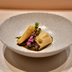 八重洲 鮨 海味 - 蒸し鮑 w/肝ソース