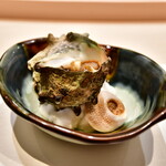 八重洲 鮨 海味 - サザエの壺焼き