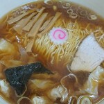 大勝軒 一ノ割店 - ワンタン麺 チャーシューは小さめですがワンタンたっぷり！