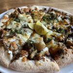 ウト・ウーク - 県南キノコの香草バターpizza 1560円