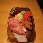 Sushi Sada - 取り皿に避難させた上段のネタ