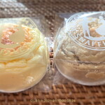 函館洋菓子スナッフルス - チーズオムレット（左），カフェラテオムレット（右）