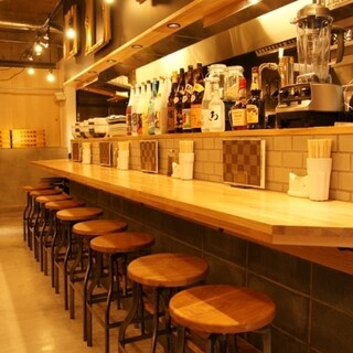 お1人様やお仲間同士でのお食事、宴会など幅広くご利用可能です