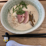 らぁ麺 かものはいろ - 鴨らぁ麺白湯(細麺)  ¥900