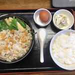 おふくろ亭 - 2021/10/22
      ホル鍋定食 500円