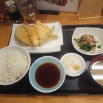 Tendon Tenya - 天ぷら定食全容。