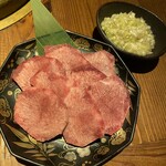 くるみ堂 横浜店 - 特選牛ネギ塩上タン　¥2190