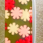 鶴屋吉信 - 秋桜の小径