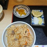 釜ひろ - かやくご飯、漬物、薬味