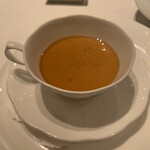 ル・マノアール・ダスティン - ピジョン一皿目、ロワイヤル　鳩出汁の茶碗蒸し