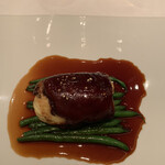 ル・マノアール・ダスティン - 豚足　中に地鶏のムース　モリーユ茸の堪能的な香りが詰まってます。