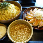 五味八珍 - ランチセット、浜松餃子と濃厚つけ麺