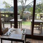 イツモ - 座ったお席越しの眺め