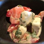 ナオライ - 国産豚肉と大根の味噌クリーム煮 1000円 の和風カプレーゼ