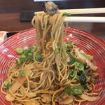 ラーメンとやきそば あかぞう - モタッと麺リフト