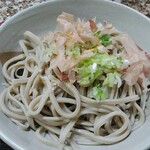 御清水庵 - 3皿目に薬味を乗せて