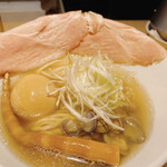 くそオヤジ最後のひとふり  天満店 - しじみラーメン　味玉　980円