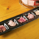 炭火焼ホルモン まんてん - ホルモン盛り