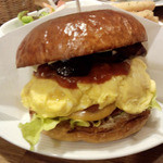 マグズカフェ - 11月限定ナスとチーズのミートオムレツバーガー(単体)