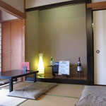 蕎麦 やまもと - 床の間には、「おすすめﾒﾆｭｰ」が・・