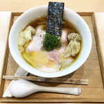 飯田商店 - わんたん入りしょうゆチャーシュー麺（1980円）