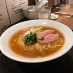 鴨出汁中華蕎麦 麺屋yoshiki - こちらは鴨出汁中華蕎麦(醤油)