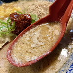 Mon Tsuru - コッテリとコクがあって、マイルドな白味噌ベースのスープ