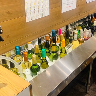 Self-drink all-you-can-drink bottle of 50 types of wine for 30 minutes for 500 yen!