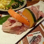 凸凹屋 - 鶏・豚盛りあわせ（ランチメニュー） \880