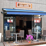 sio cafe - ベタな商店街の中でひときわ目立つお洒落なお店♪