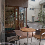 Cafe r - Cafe r （カフェ・アール） 店の外観　by 「あなたのかわりに・・・」　http://anakawa.blog77.fc2.com/