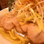 赤坂山王流らーめん - 中盛りネギチャーシュー麺　１０００円
