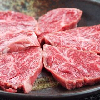 知る人ぞ知る、焼肉一筋50年の店主が営む実力派の焼肉屋。