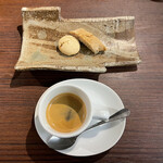 A e B - エスプレッソとビスコッティ