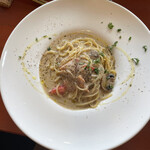 カフェアンドバー チェルキオ - 自家製木の子ソースとゴルゴンゾーラチーズクリーム