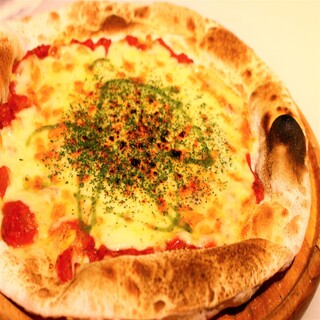 Homemade hand-kneaded PIZZA is Roman-style with a thin crust and lots of cheese☆