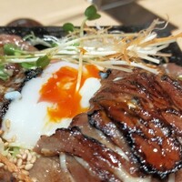 個室和食 肉割烹 吟次郎 品川駅前店 - 温玉炙り焼丼