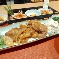 個室和食 肉割烹 吟次郎 品川駅前店 - ホーエー豚生姜焼
