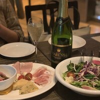 grigio la tavola - 
