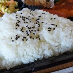 またべい - アジフライと焼肉・唐揚げ・ウインナー弁当