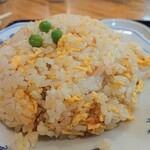 華興 - エビ炒飯のアップ