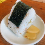 内橋ラーメン - 焼豚入りおにぎり 税込190円