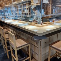 蟹鮨 加藤 札幌店 - 内観①（手前側カウンター席）