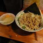 武蔵野アブラ學会 - 特濃油そばとスープとの組み合わせ