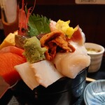 Kaisen Kura - 海鮮生ちらし丼 2,420円(税込)