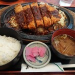 レストラン　やかた - 大とり鉄板定食