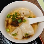 中国家庭料理 王園 - 令和3年10月 ランチタイム定食
      ワンタンスープ