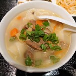 中国家庭料理 王園 - 令和3年10月 ランチタイム定食
刀削麺