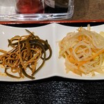 中国家庭料理 王園 - 令和3年10月 ランチタイム定食
小鉢2品